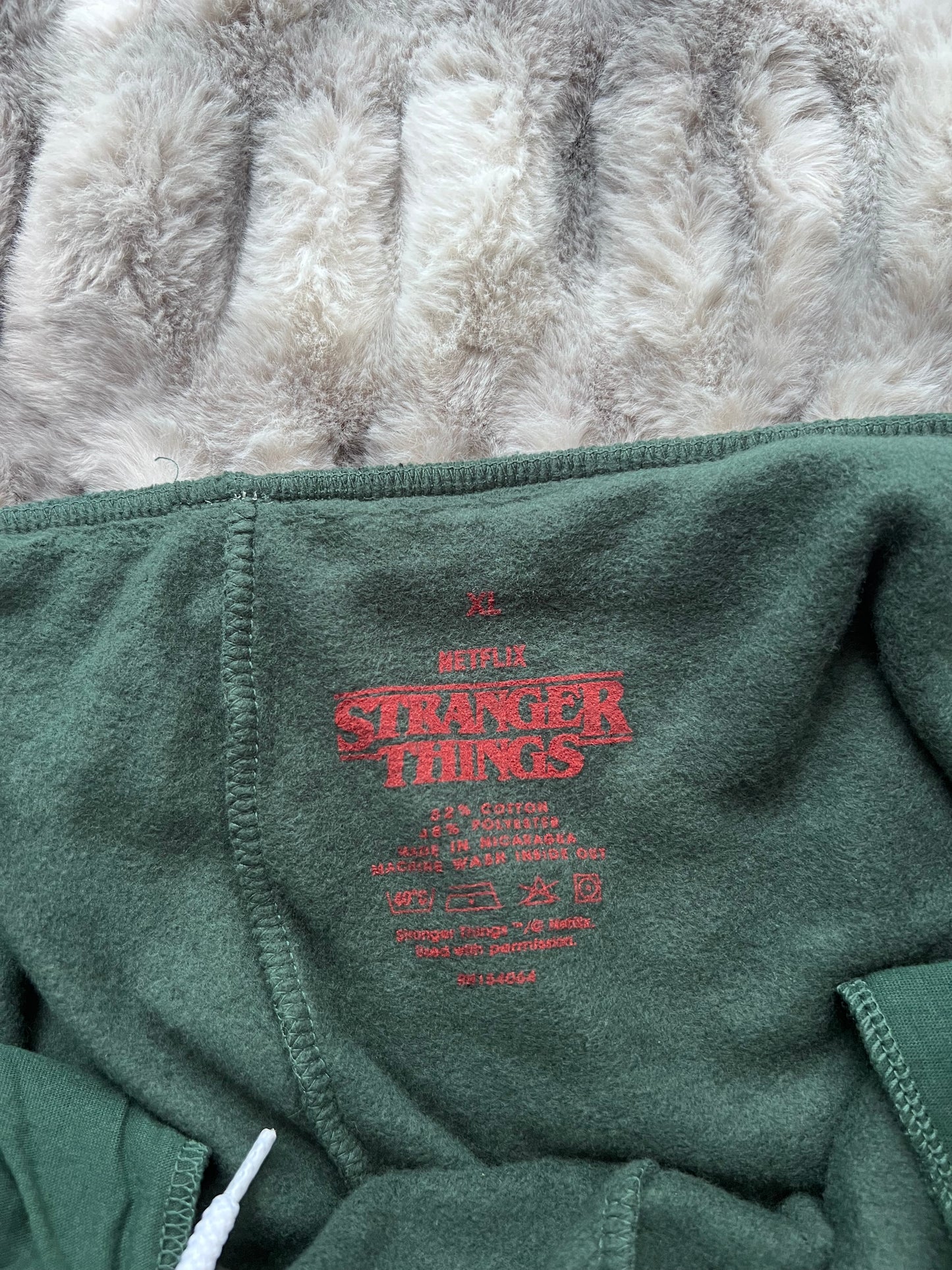 Netflix Stranger Things Hawkins sweatpants XL