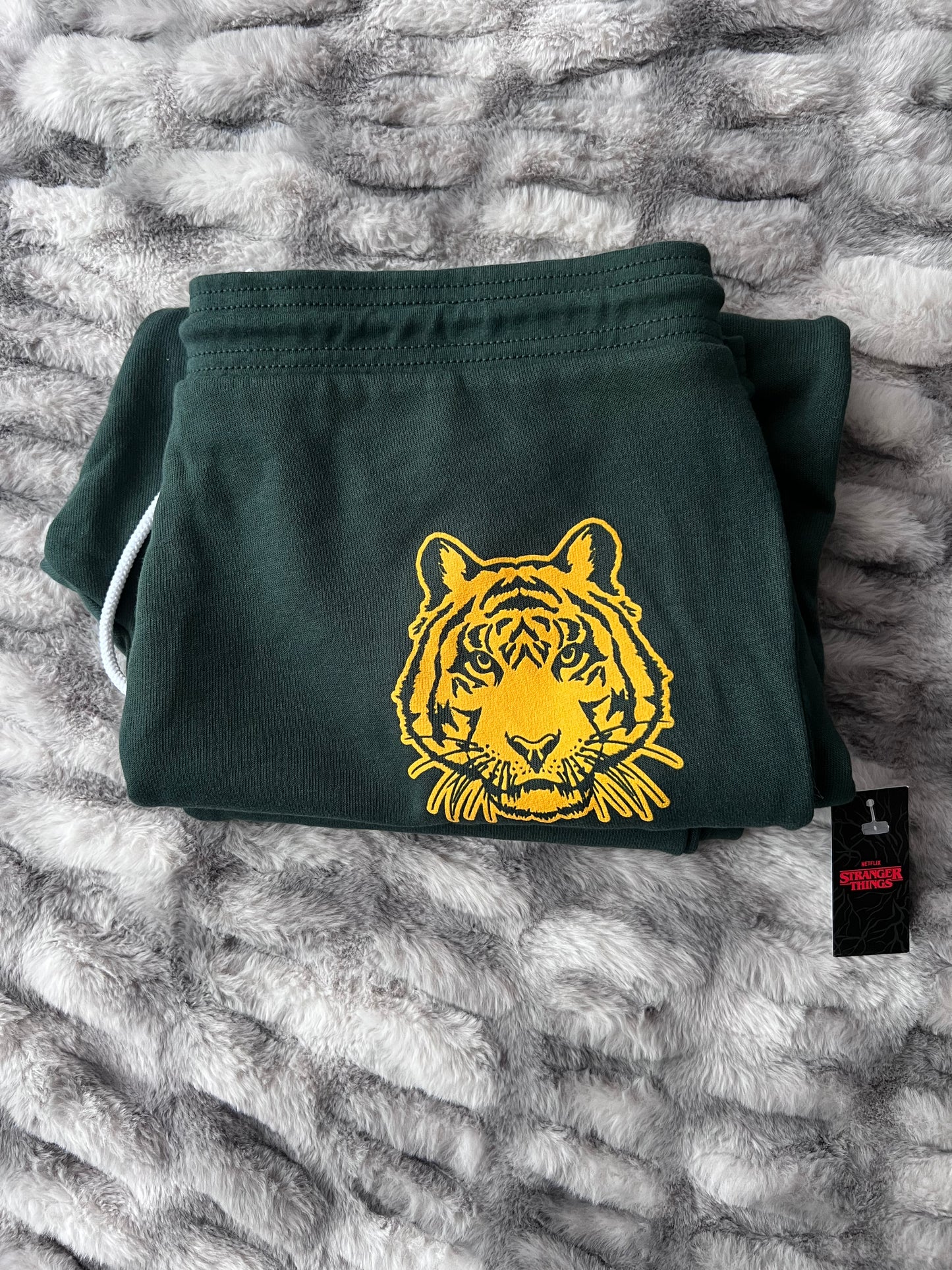 Netflix Stranger Things Hawkins sweatpants XL